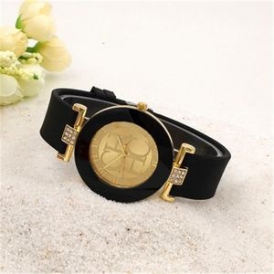 ✨LAST ONE!✨ Silicone Quartz Watch Women Crystal